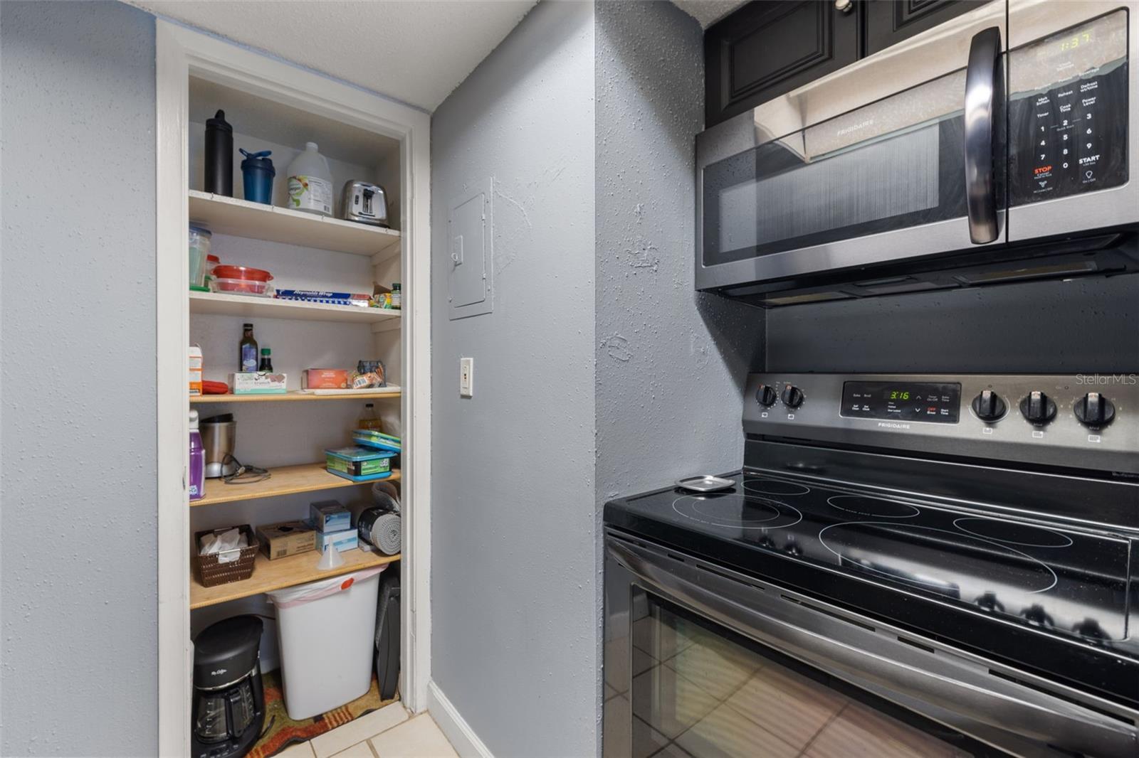 BOCA SHORES CONDO - Residential Lease