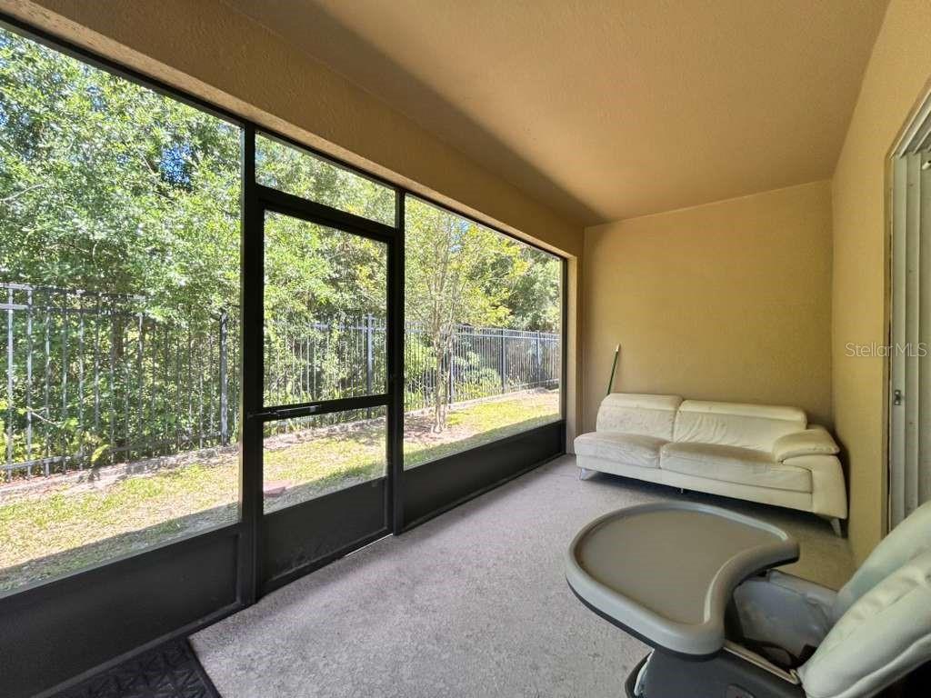LAKE BLUFF/TOWN CENTER EAST PH - Residential Lease