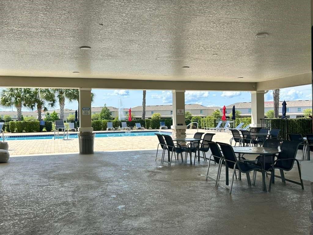 LAKE BLUFF/TOWN CENTER EAST PH - Residential Lease