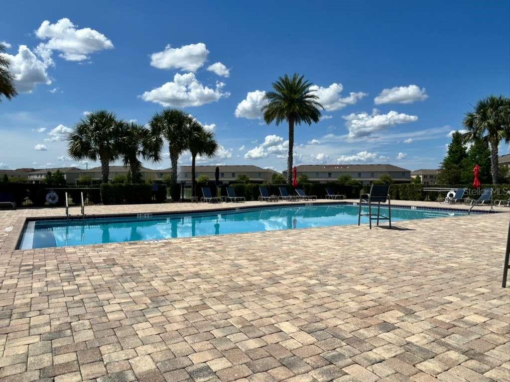 LAKE BLUFF/TOWN CENTER EAST PH - Residential Lease
