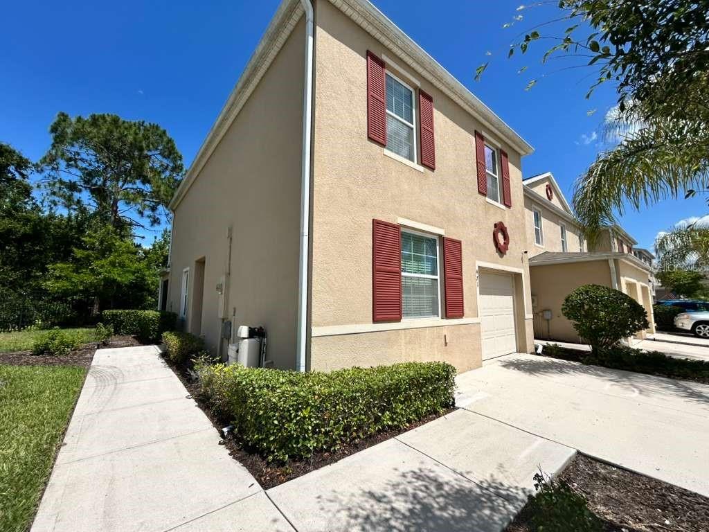 LAKE BLUFF/TOWN CENTER EAST PH - Residential Lease