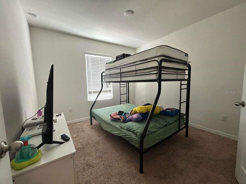 LAKE BLUFF/TOWN CENTER EAST PH - Residential Lease