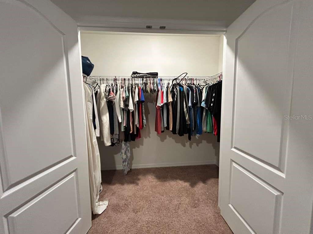 LAKE BLUFF/TOWN CENTER EAST PH - Residential Lease