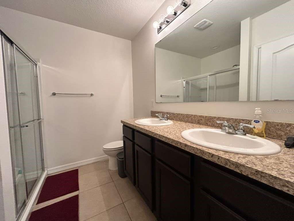 LAKE BLUFF/TOWN CENTER EAST PH - Residential Lease