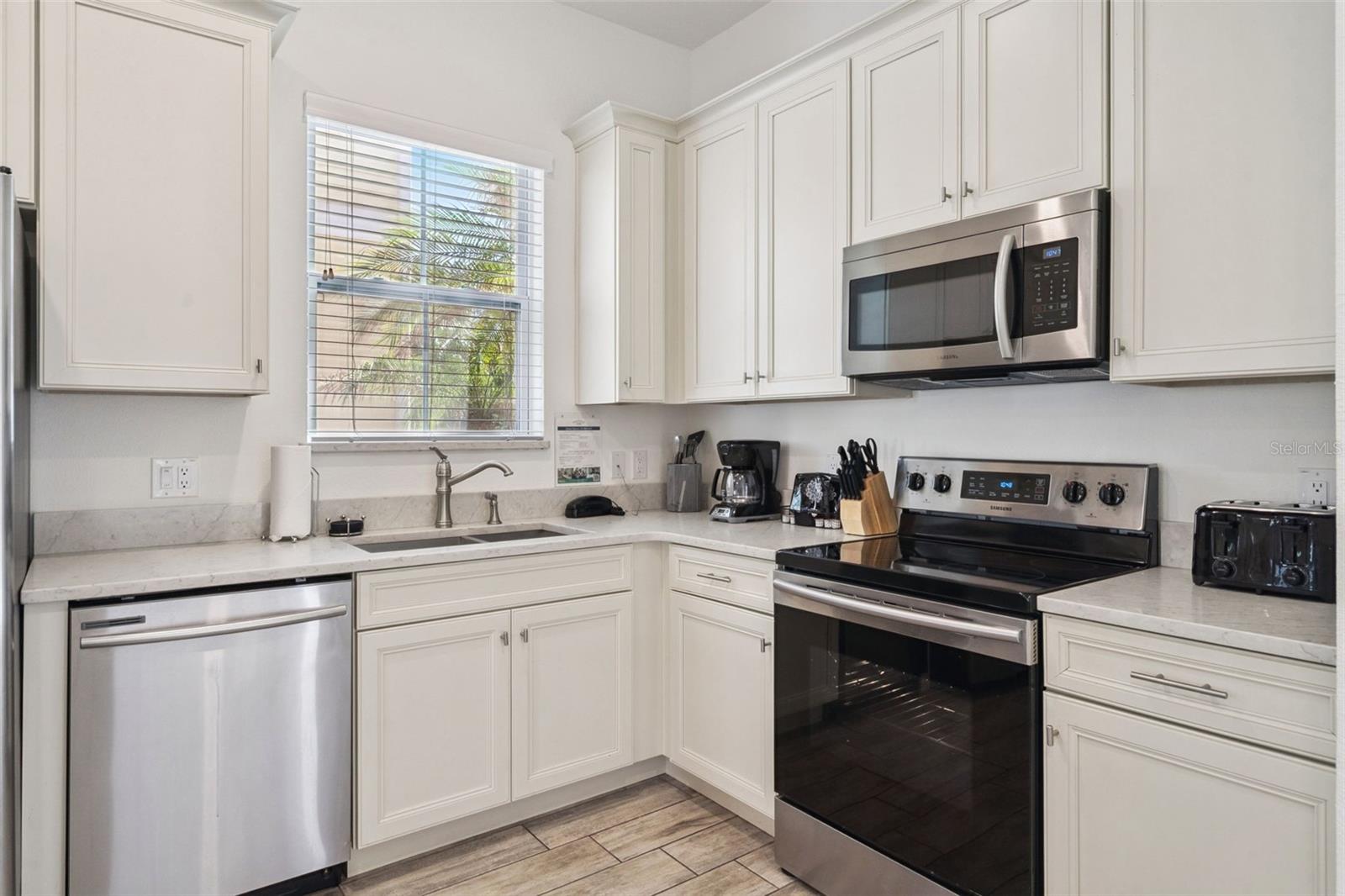 MARGARITAVILLE, ROLLING OAKS - Residential