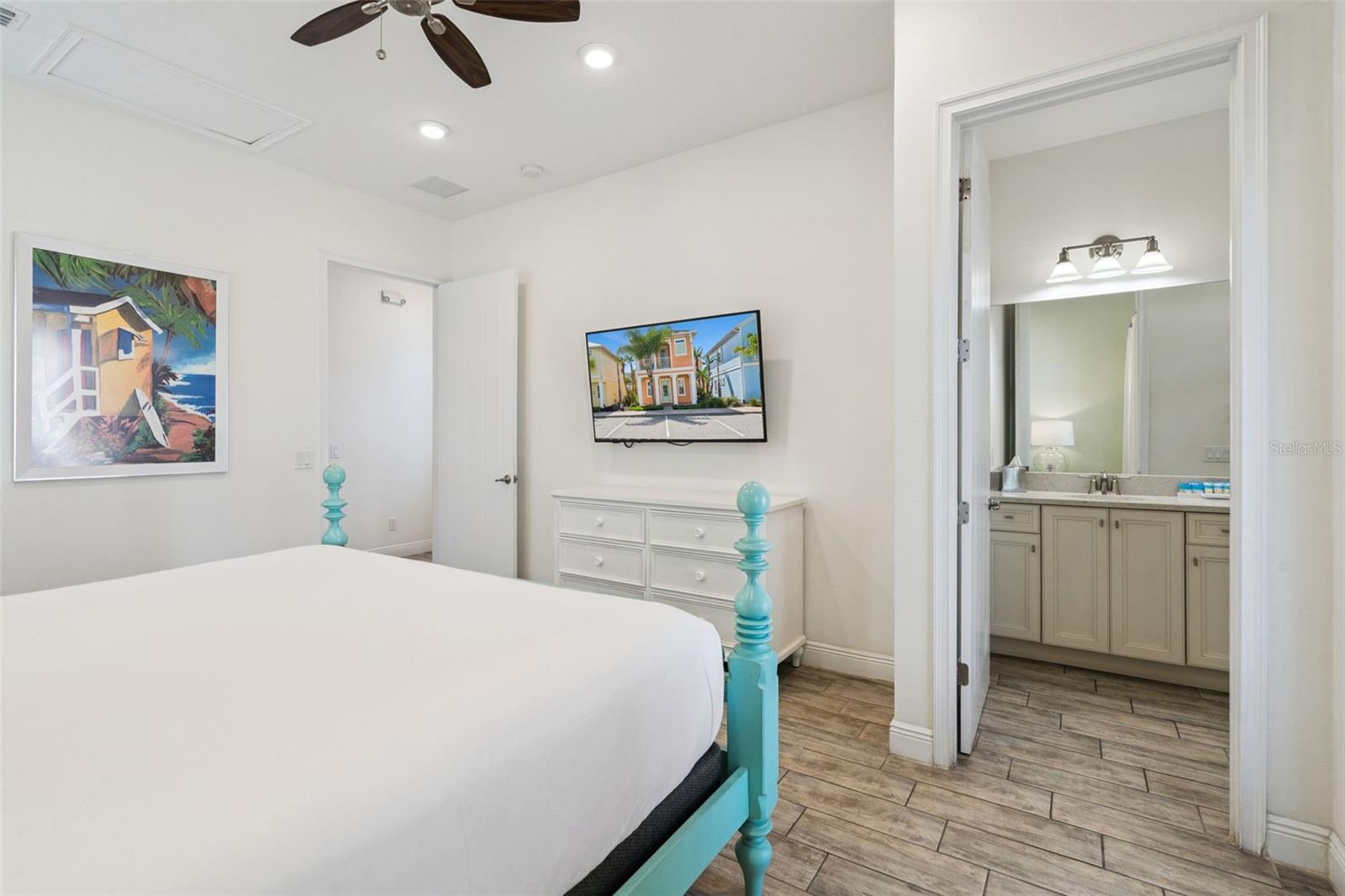 MARGARITAVILLE, ROLLING OAKS - Residential