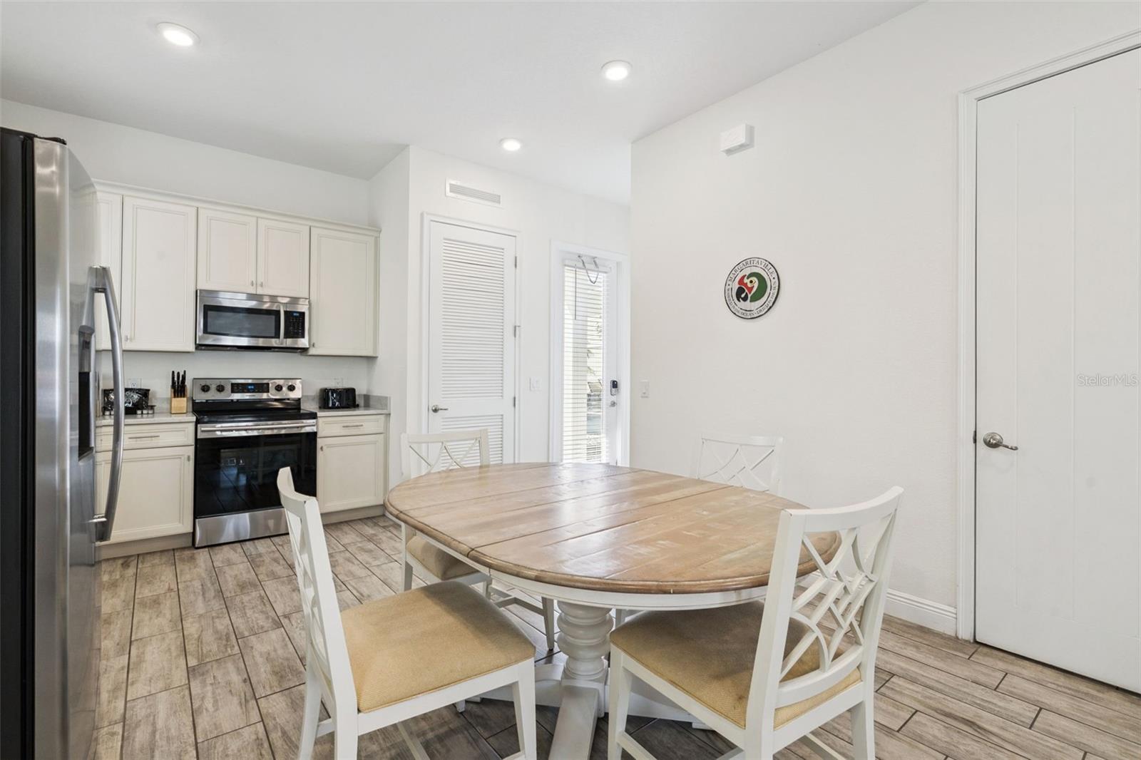 MARGARITAVILLE, ROLLING OAKS - Residential