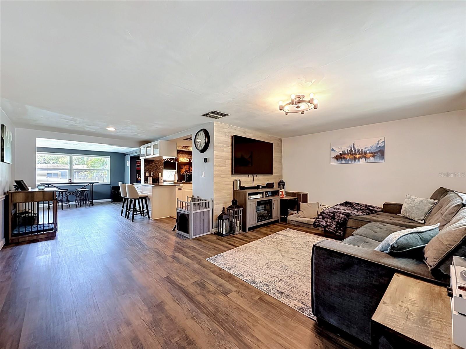 BEACON SQUARE - Residential