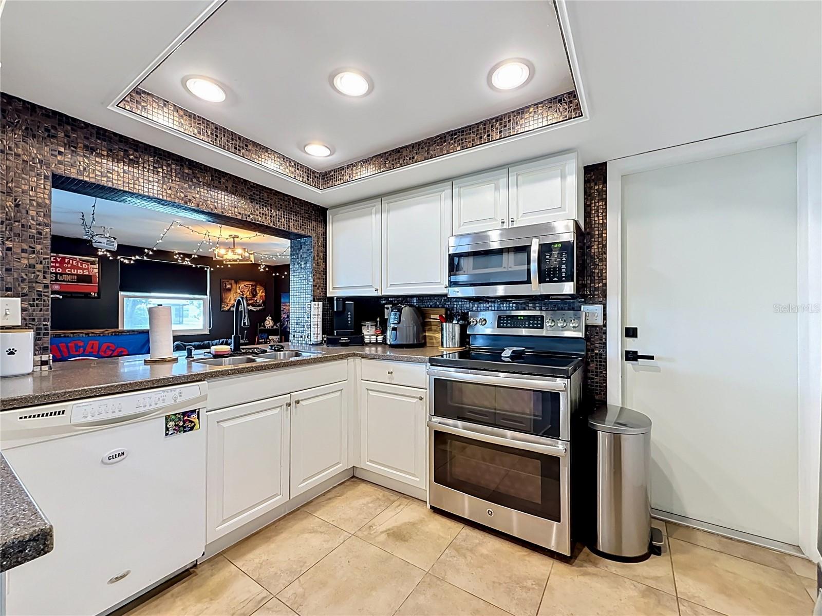 BEACON SQUARE - Residential