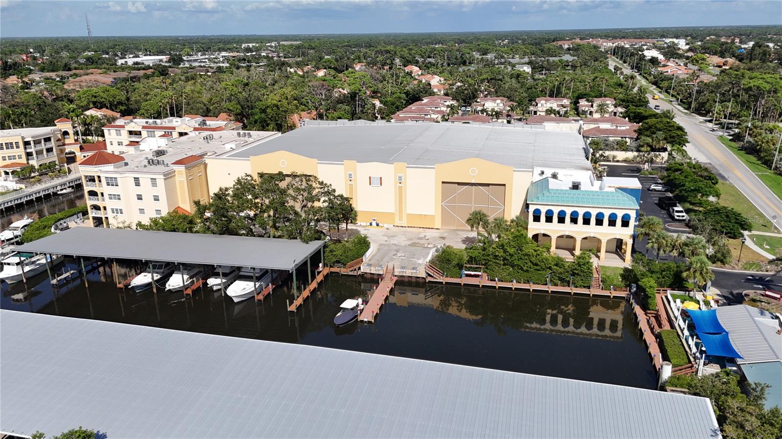 DRY SLIPS AT BELLAGIO VILLAGE - Residential