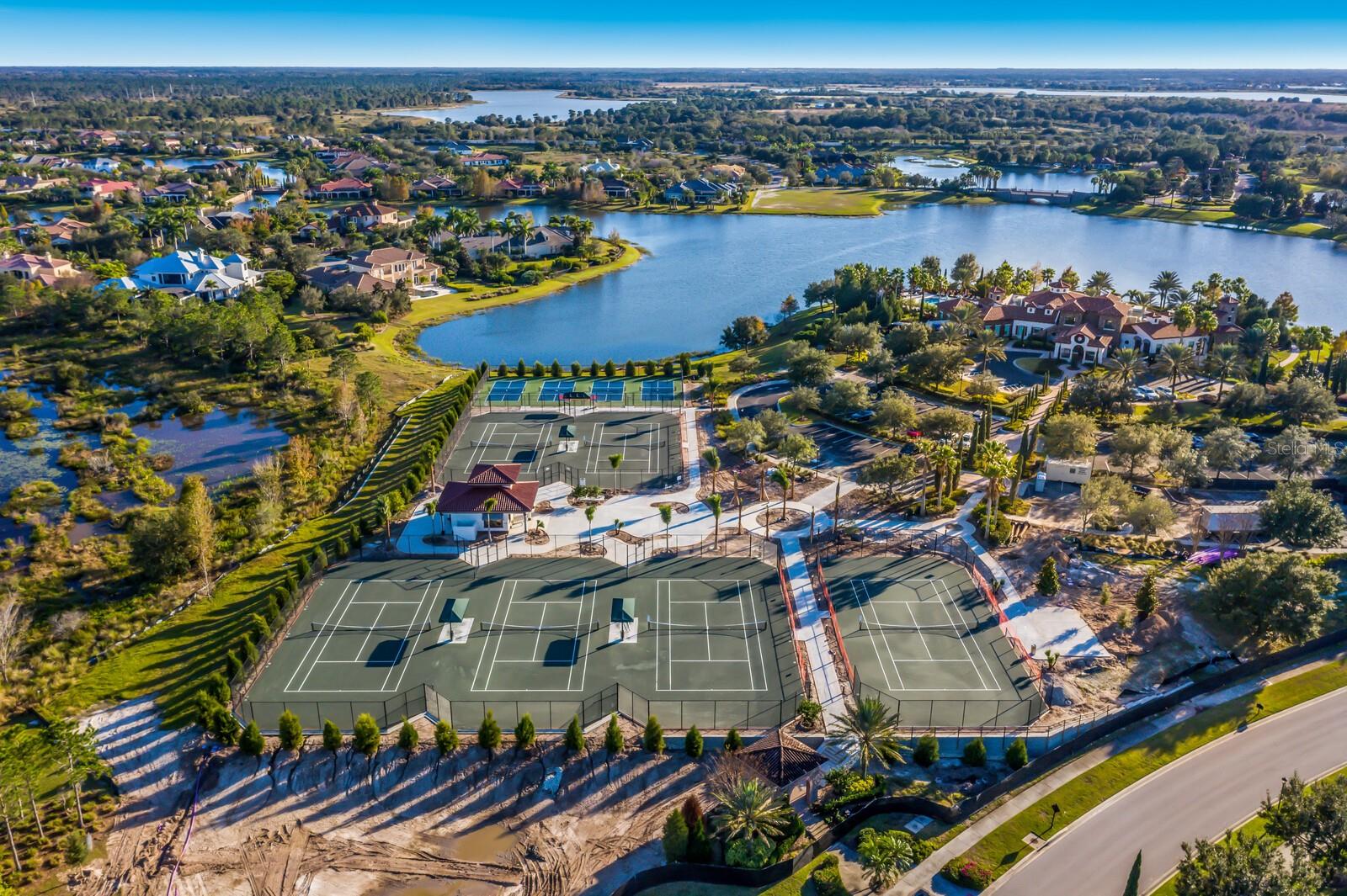 LAKE CLUB - Residential