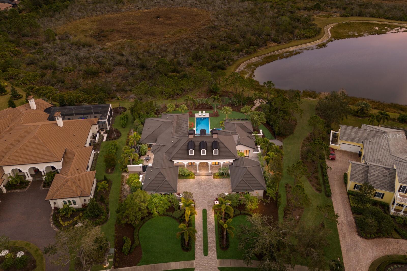 LAKE CLUB - Residential