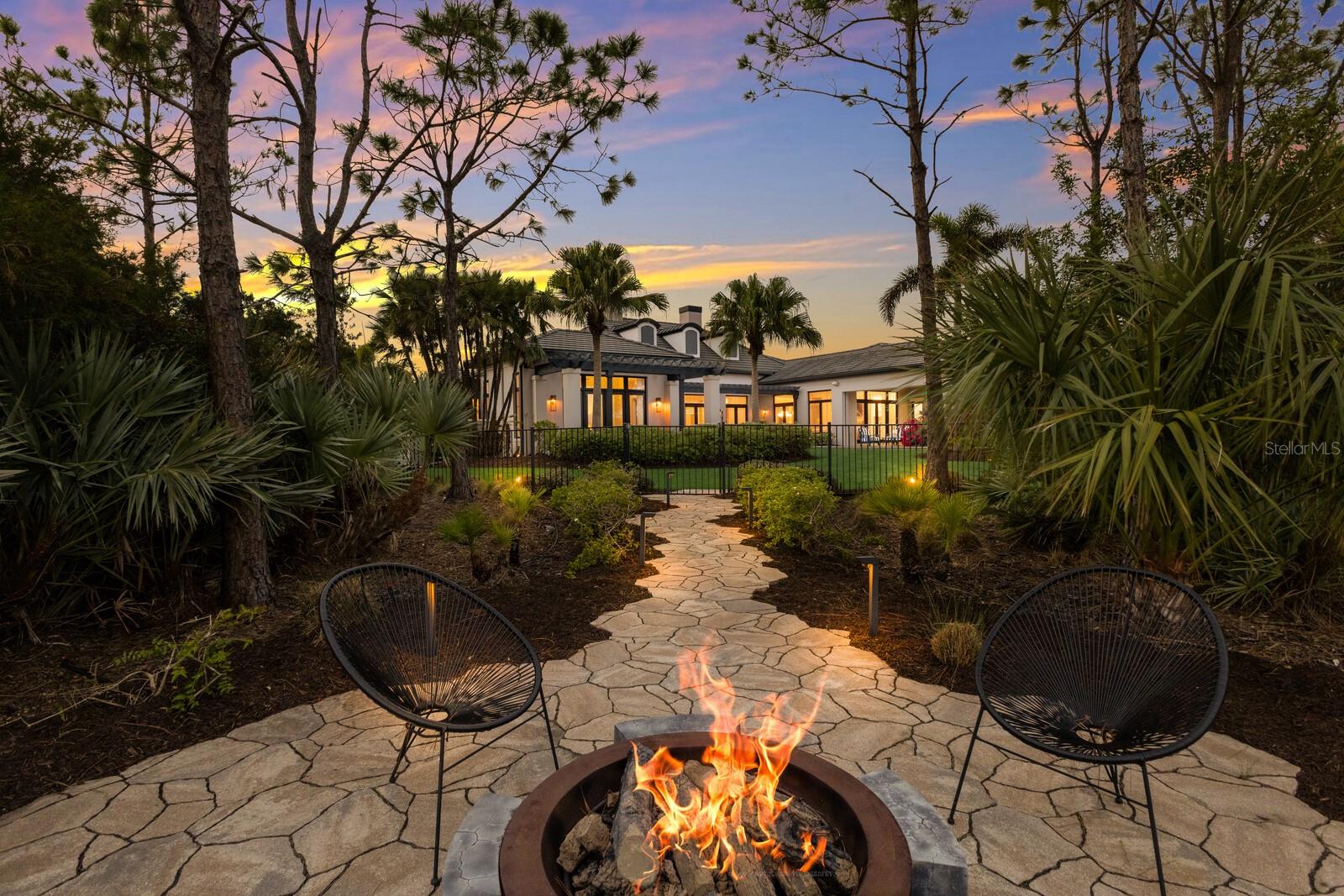LAKE CLUB - Residential