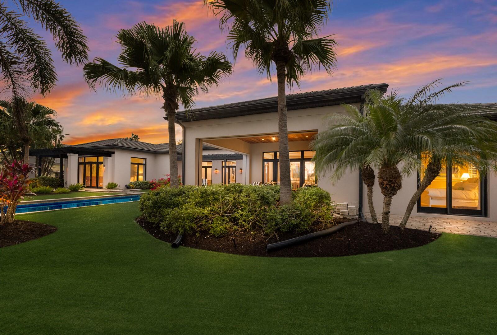 LAKE CLUB - Residential