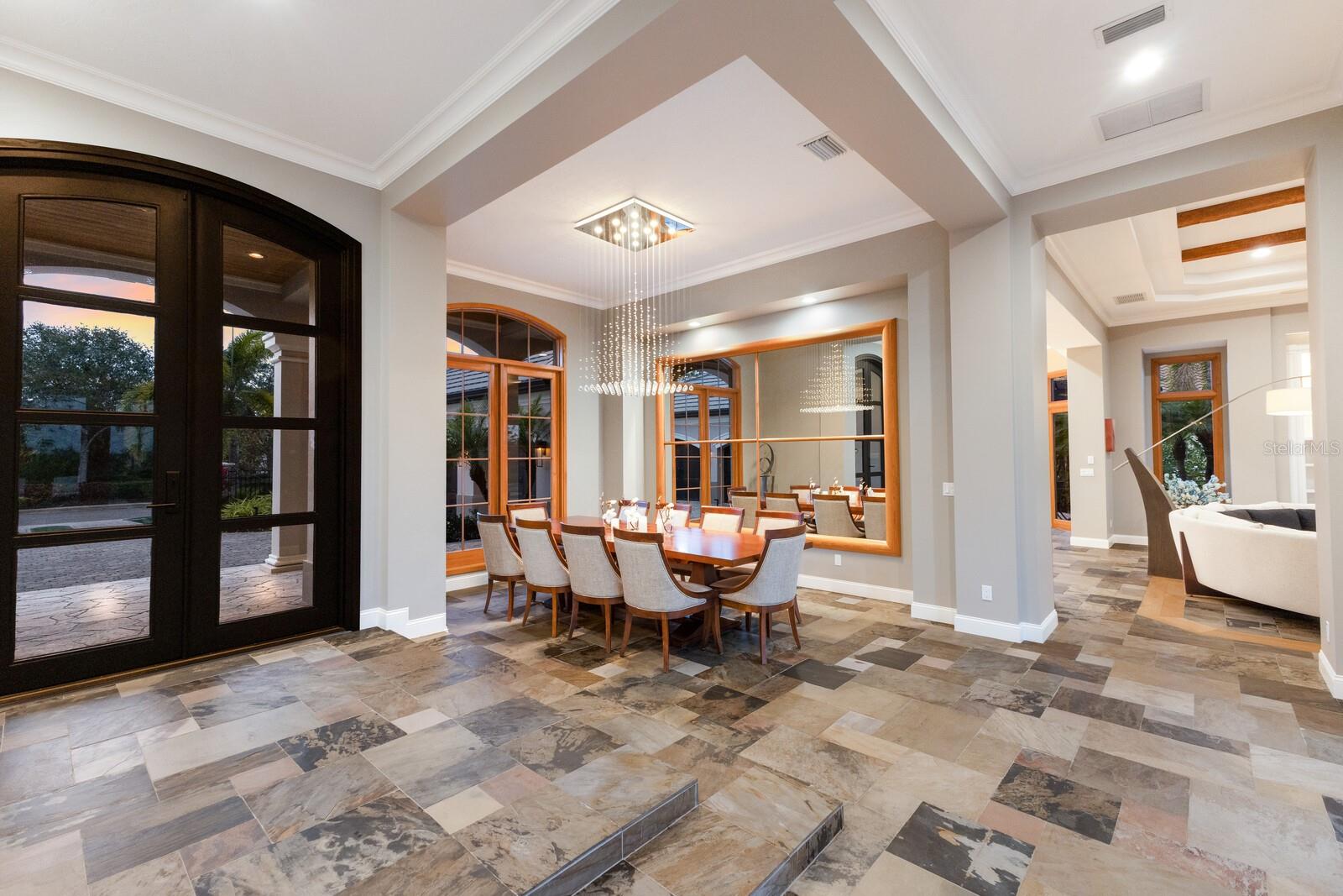 LAKE CLUB - Residential