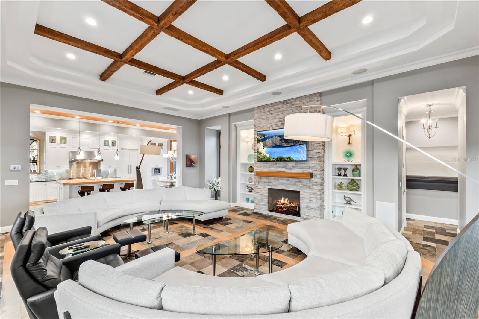 LAKE CLUB - Residential