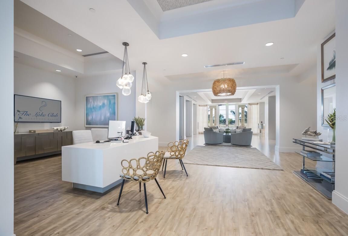 LAKE CLUB - Residential