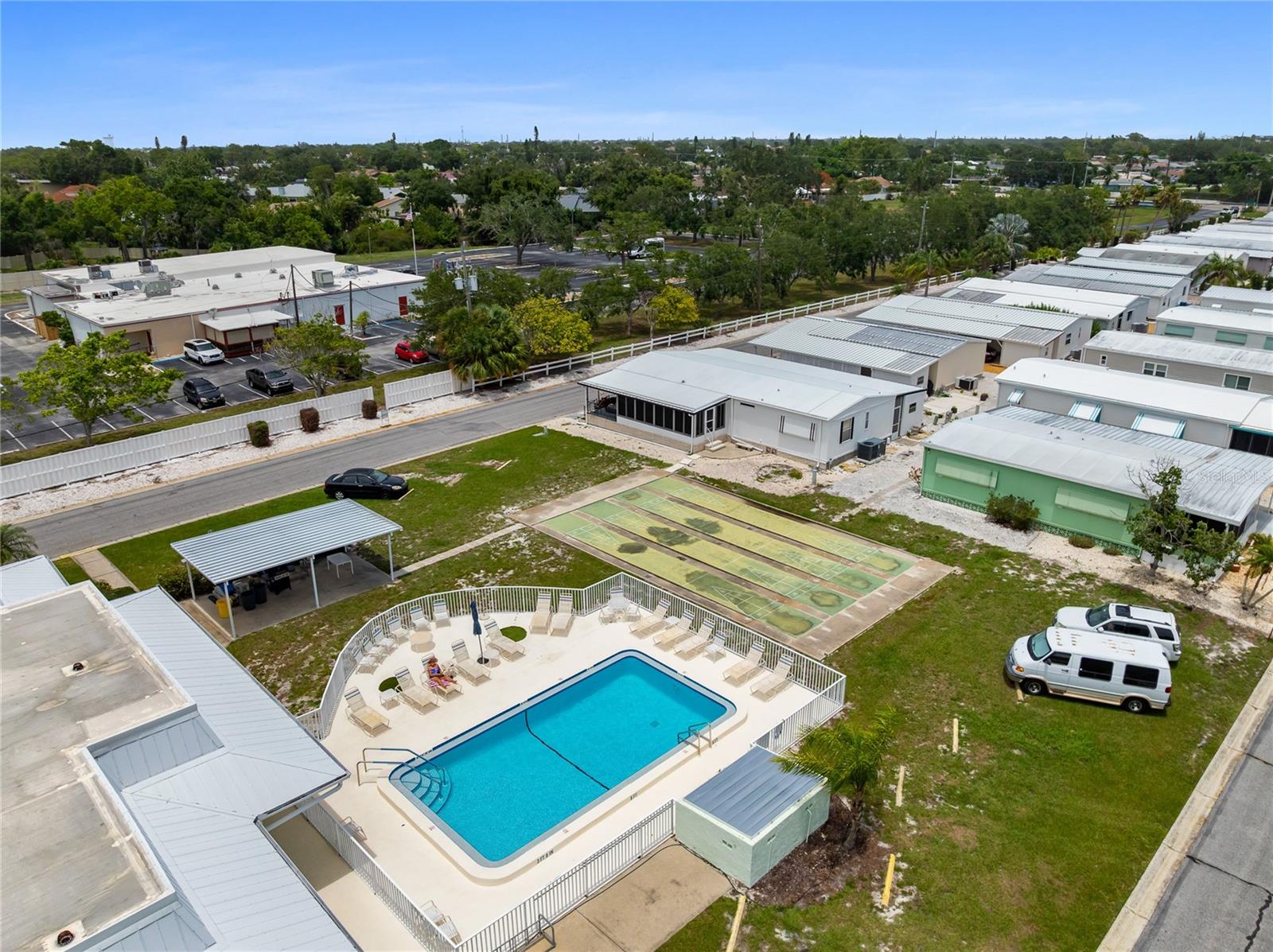 PALMA SOLA SHORES - Residential