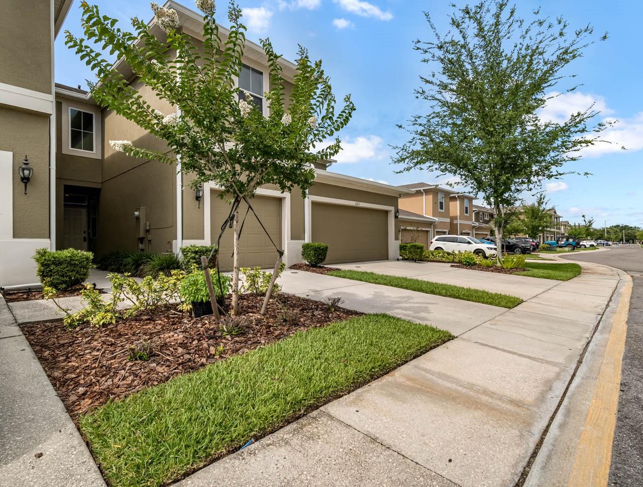 BROADWAY CENTRE TWNHMS - Residential