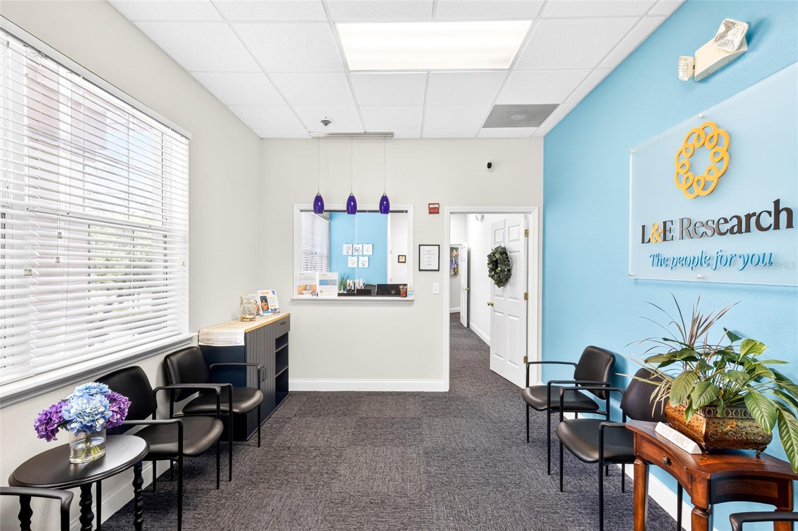 4,980 SF
15 Offices
2 Break Rooms
1 Common Area Restroom
$15 PSF + $5.82 NNN
Available Before Or On 02.28.2027
Suites 201 & 222 (Can Be Separated)