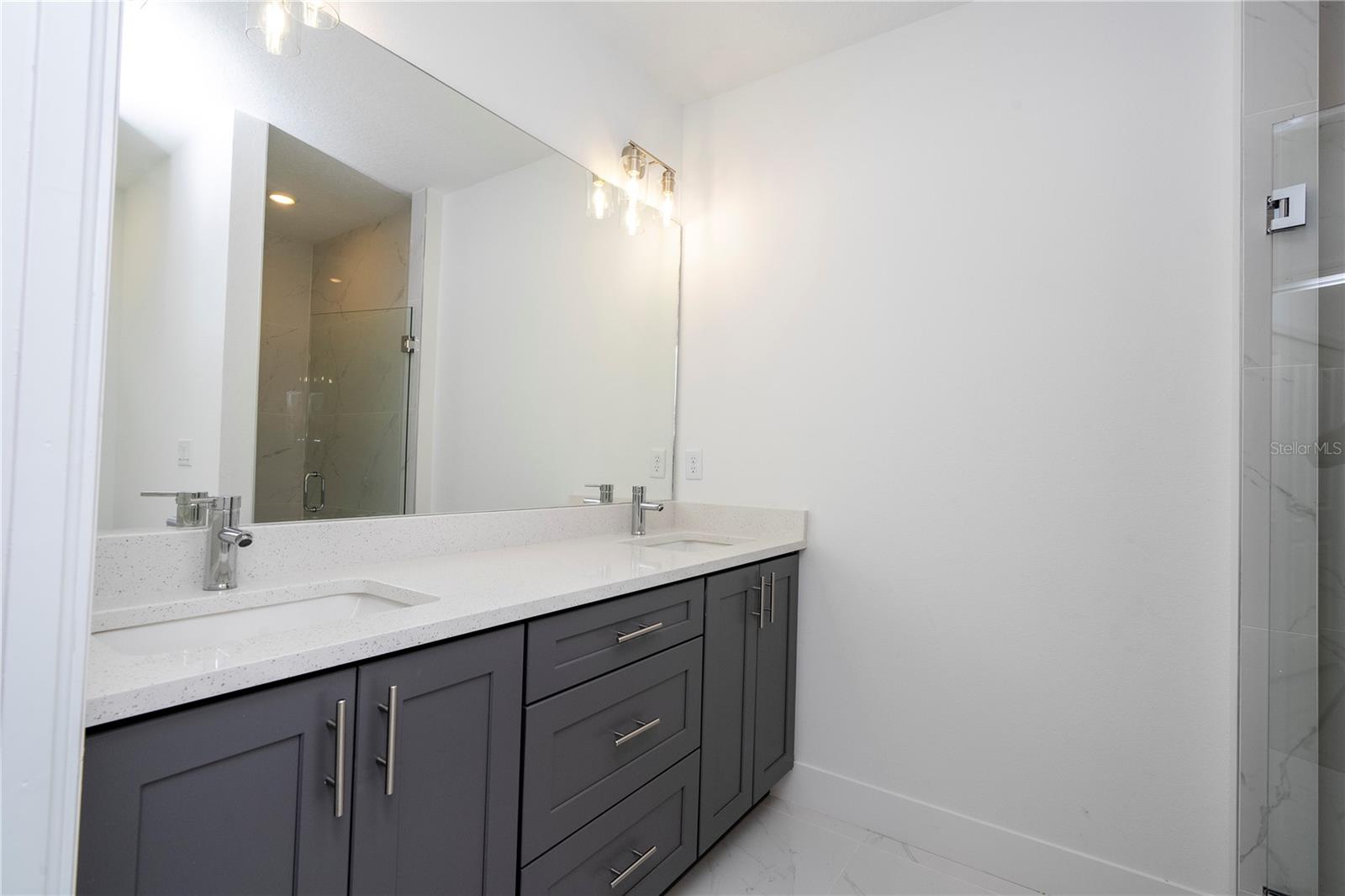 ROYAL TRAILS UNIT 01 - Residential