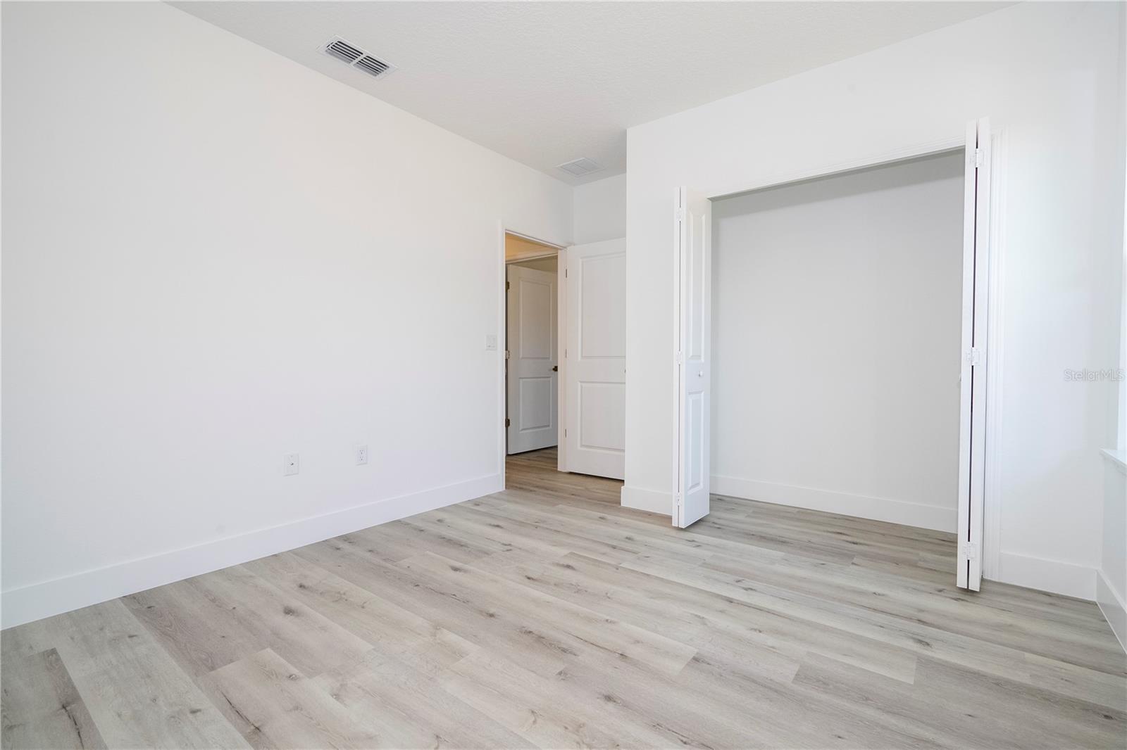 ROYAL TRAILS UNIT 01 - Residential