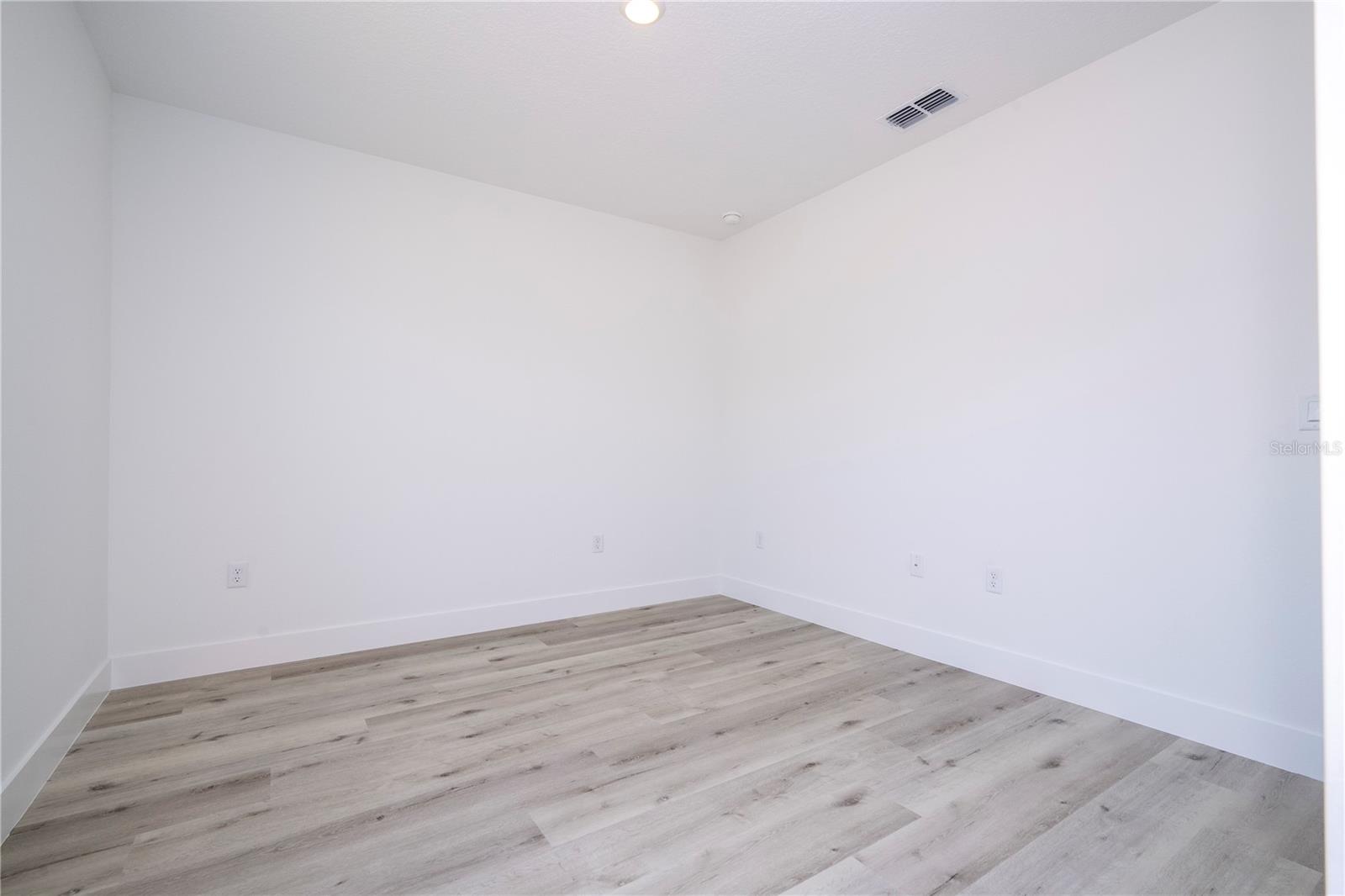 ROYAL TRAILS UNIT 01 - Residential