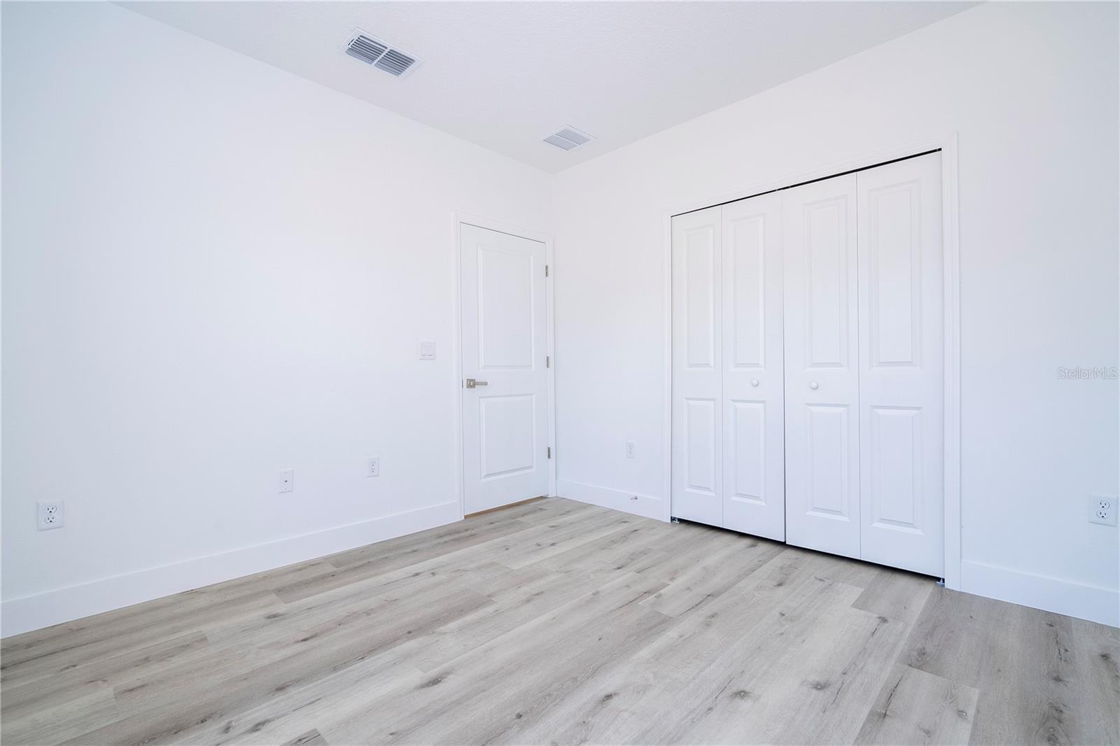ROYAL TRAILS UNIT 01 - Residential