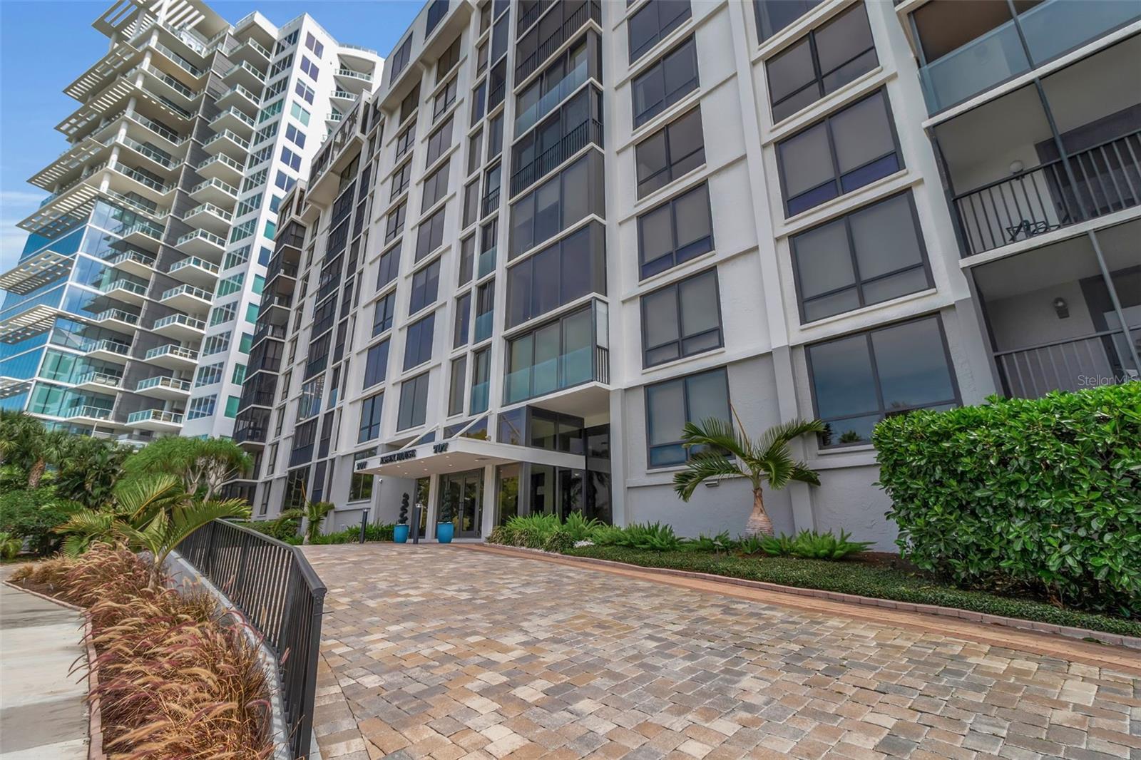 ESSEX HOUSE - Residential