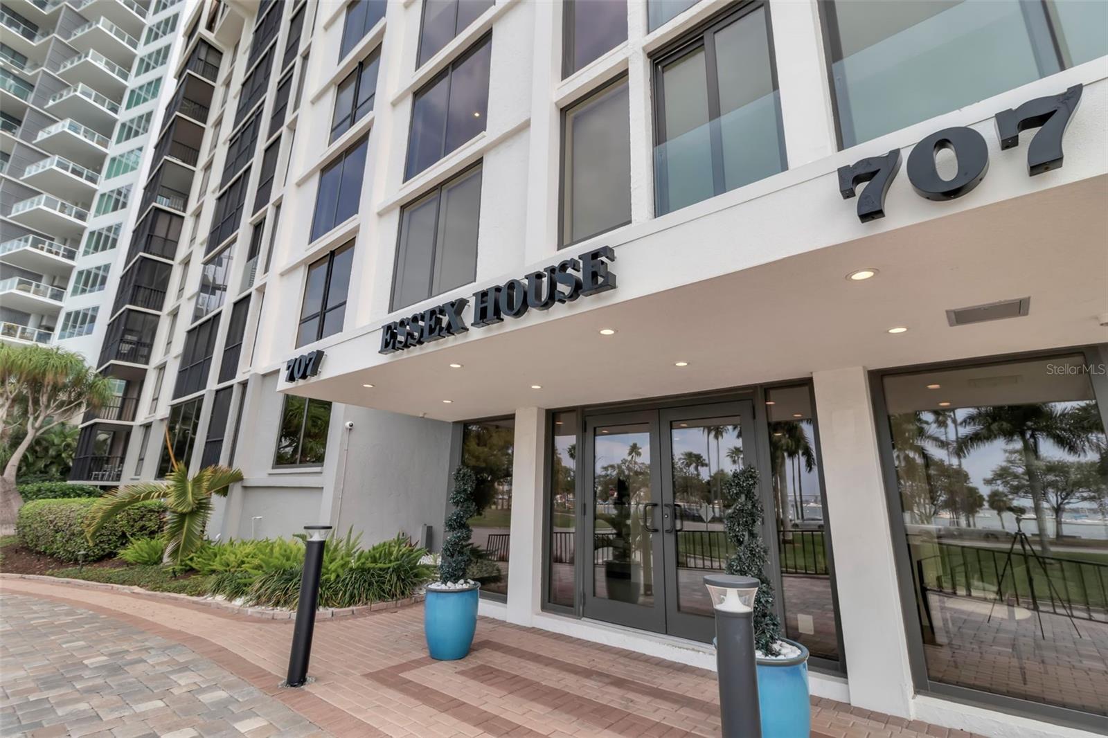 ESSEX HOUSE - Residential