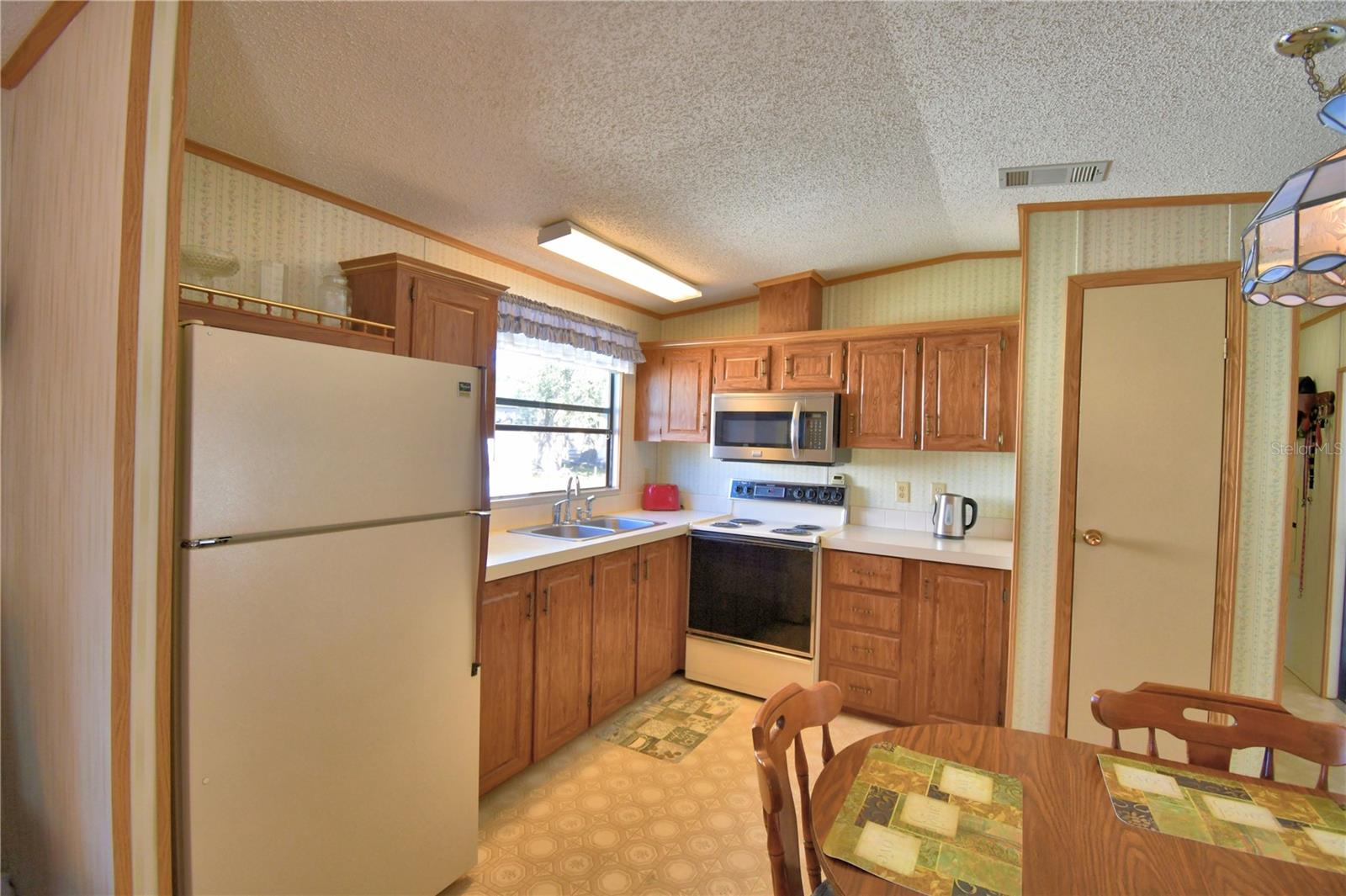 LAKE MARIANA ACRES - Residential