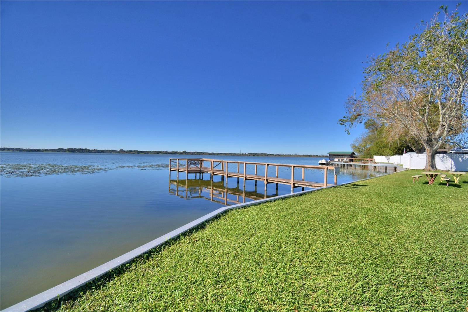 LAKE MARIANA ACRES - Residential