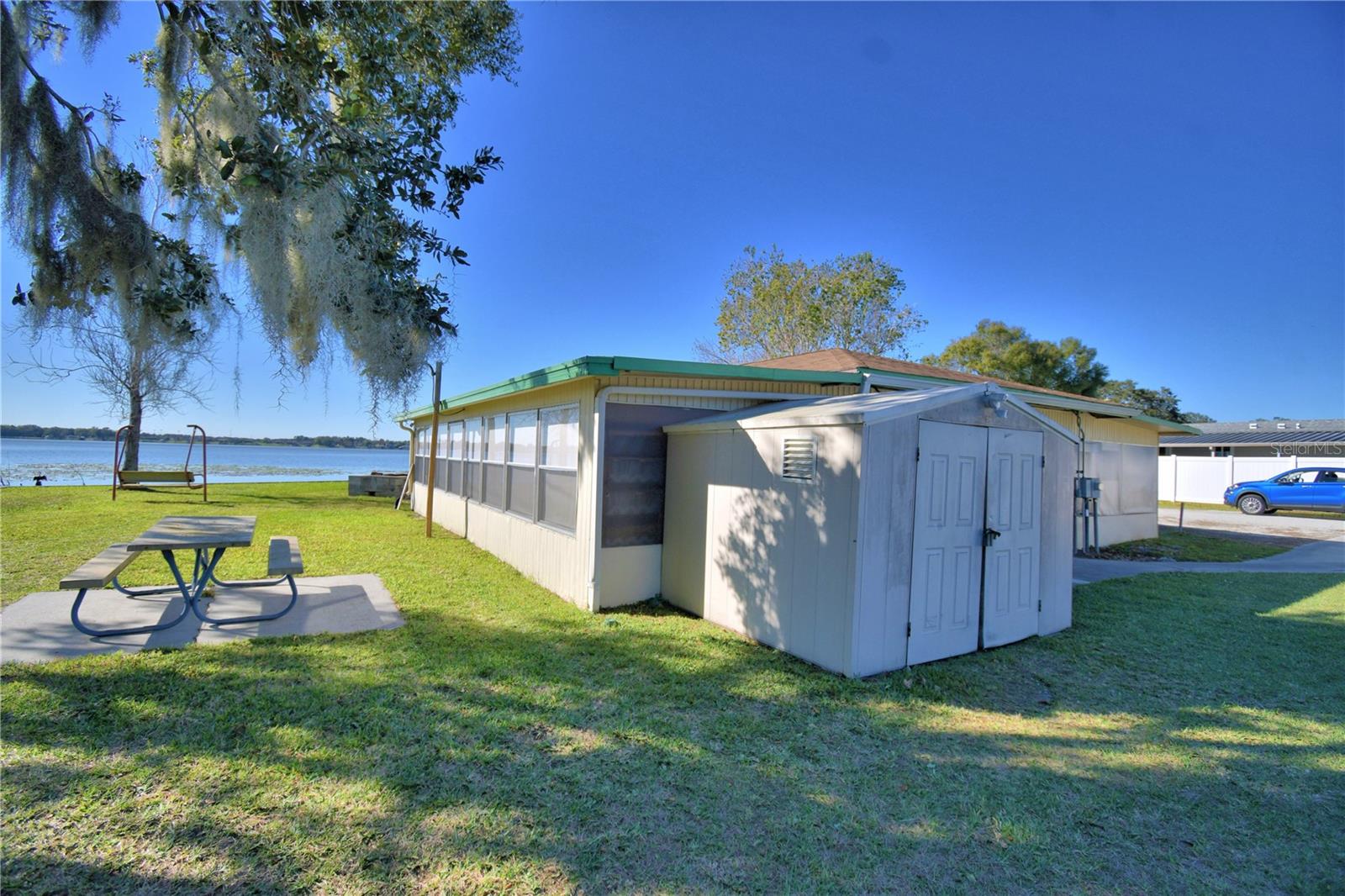 LAKE MARIANA ACRES - Residential