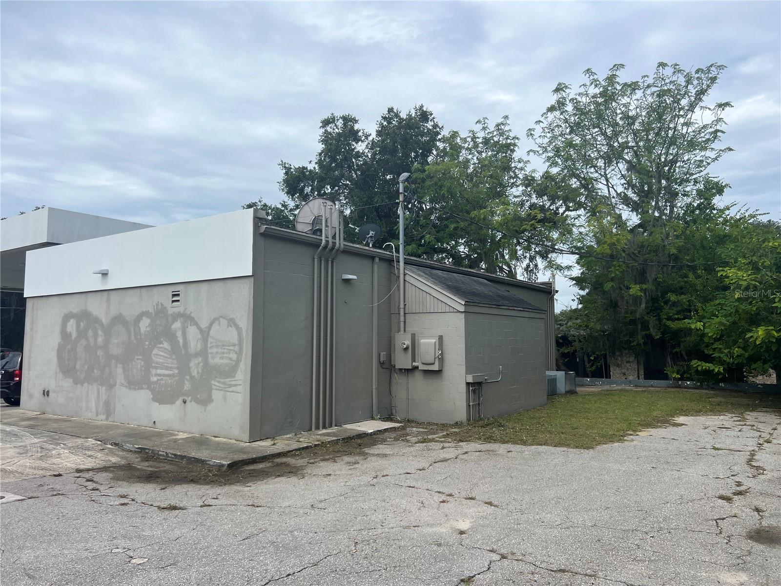 LYNWOOD PARK - Commercial Sale
