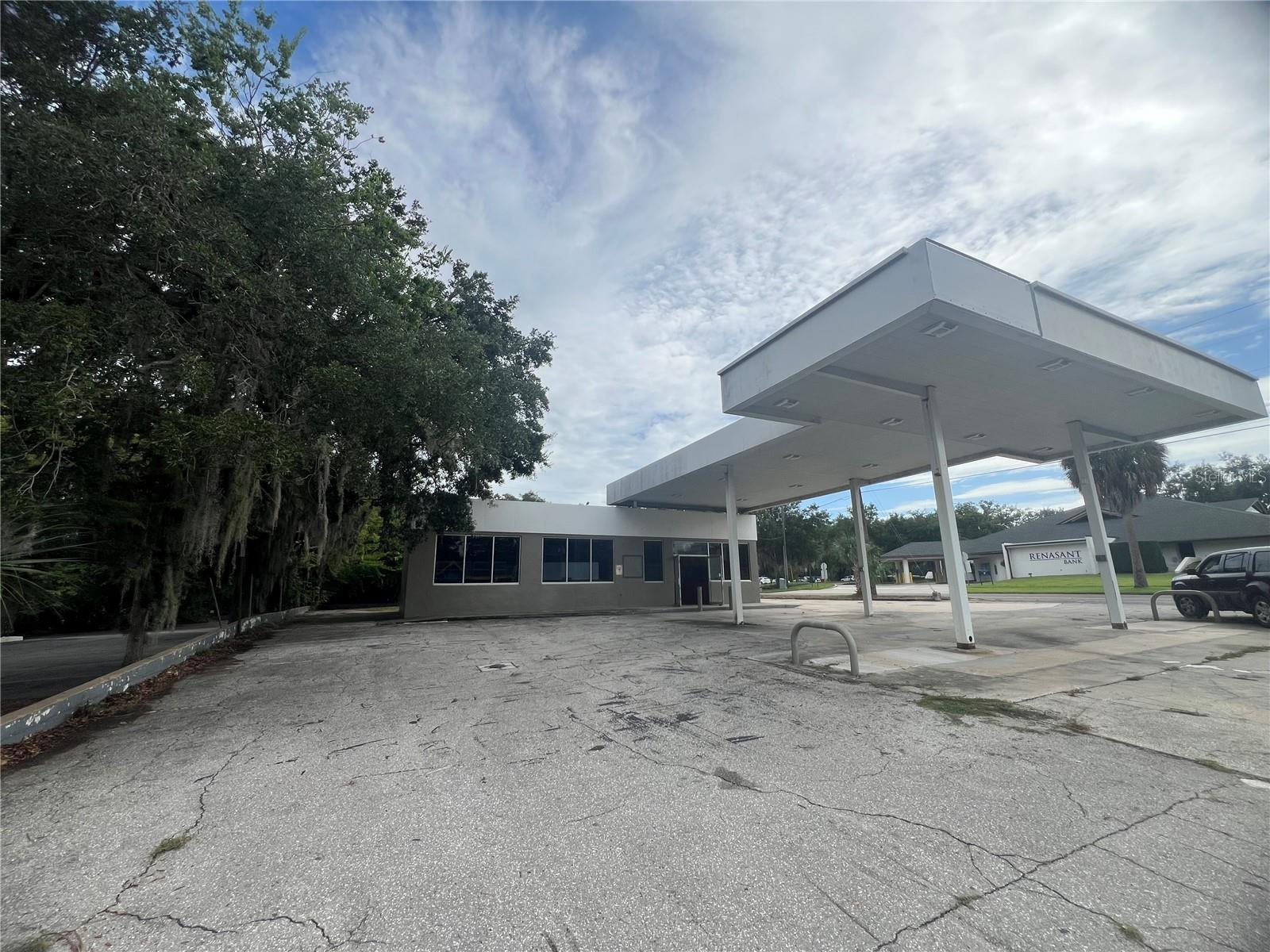 LYNWOOD PARK - Commercial Sale