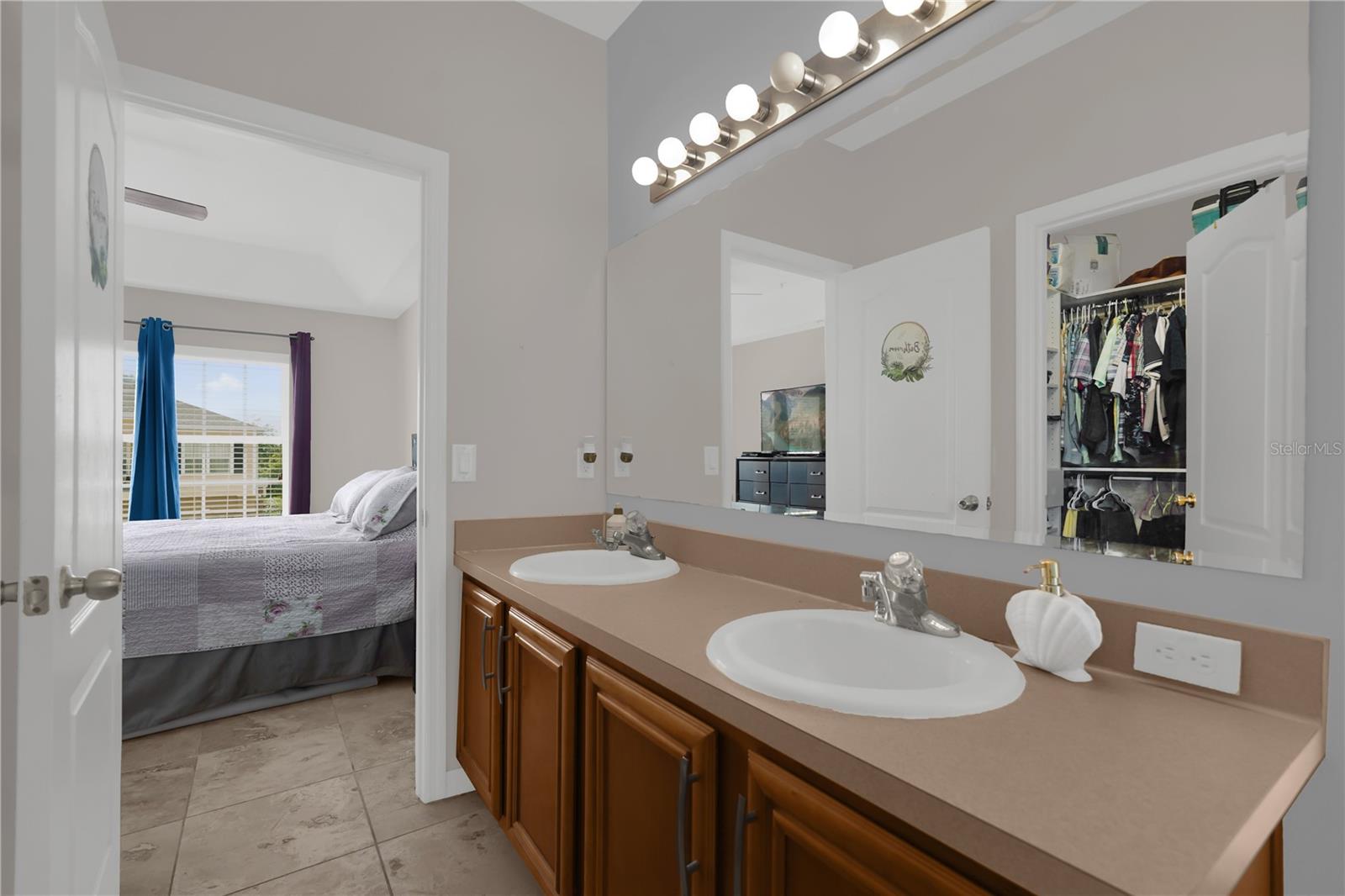 JEFFERSON GREEN AT ANTHEM PARK CONDO PH 16 - Residential