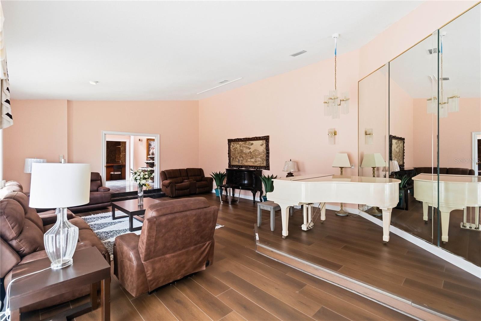 DUNMAR ESTATES - Residential