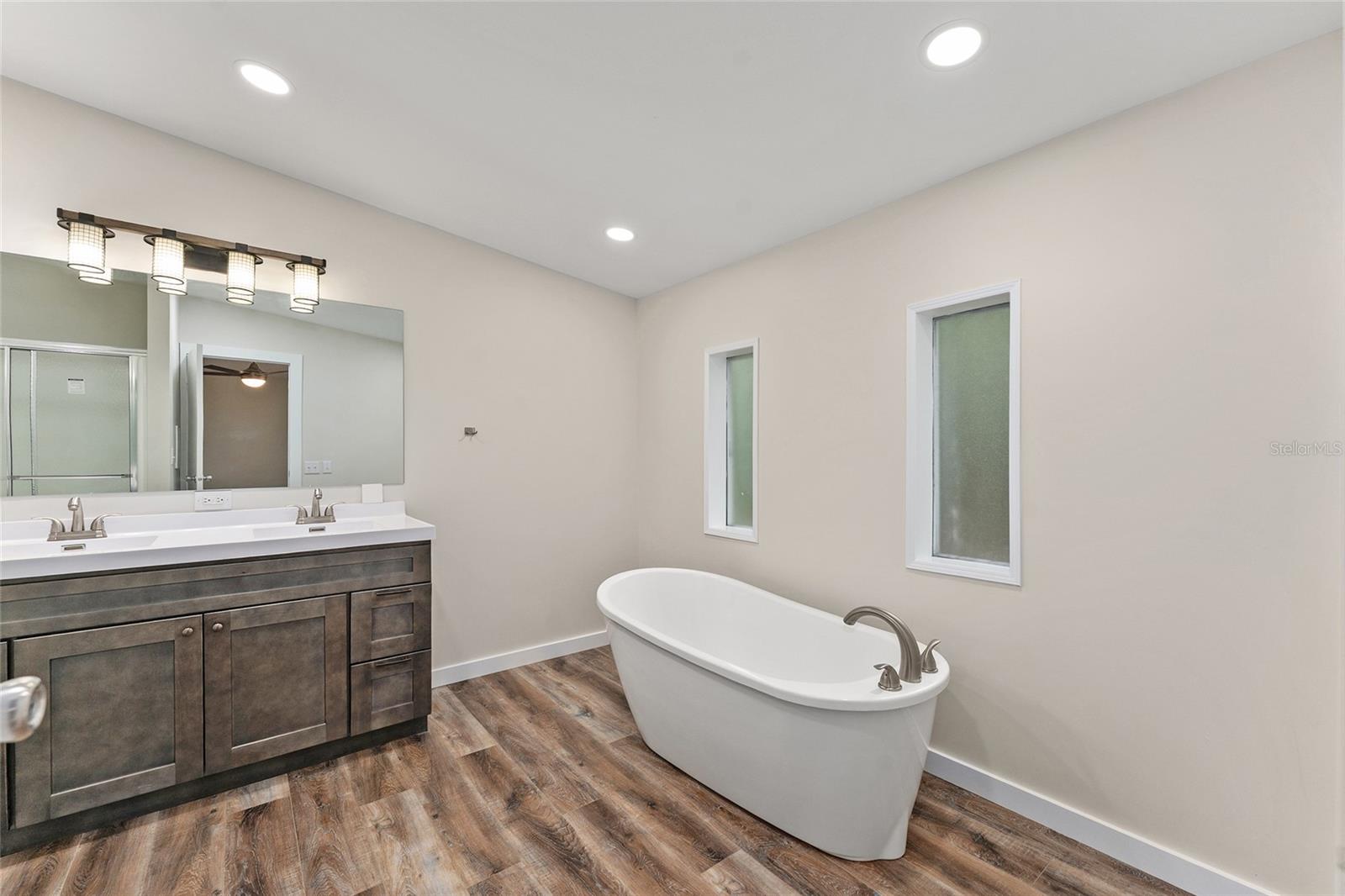 SADDLE BROOK ESTATE - Residential
