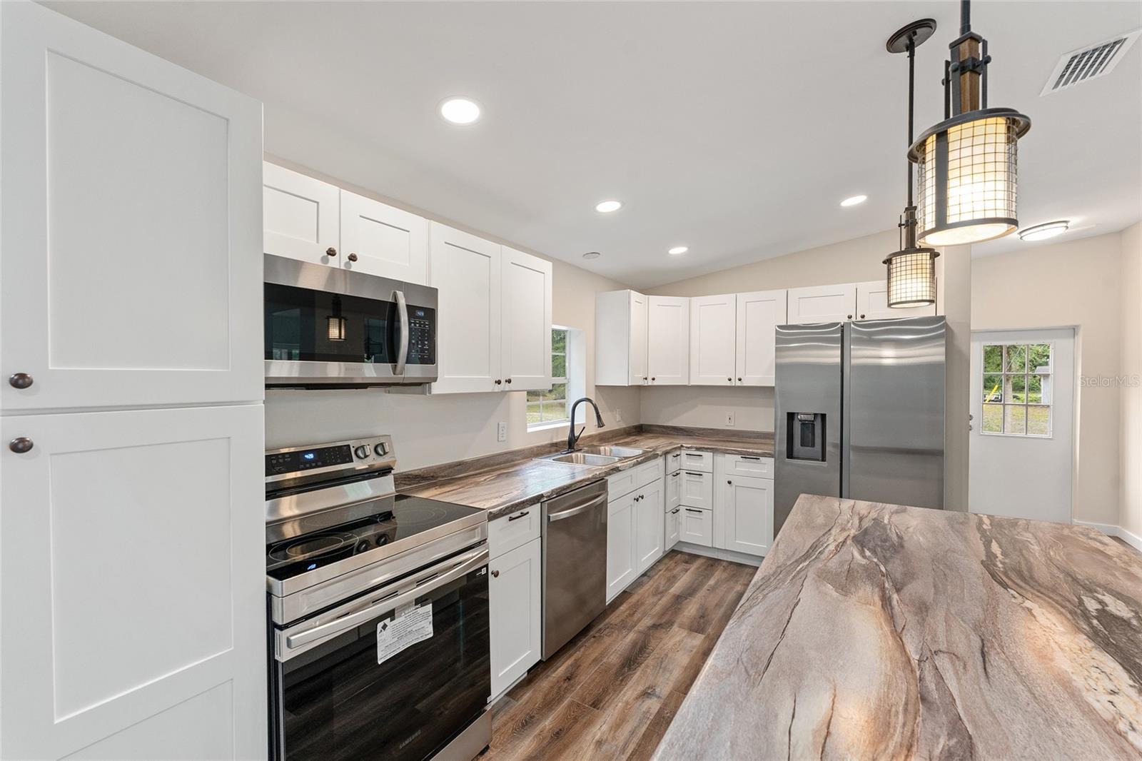 SADDLE BROOK ESTATE - Residential