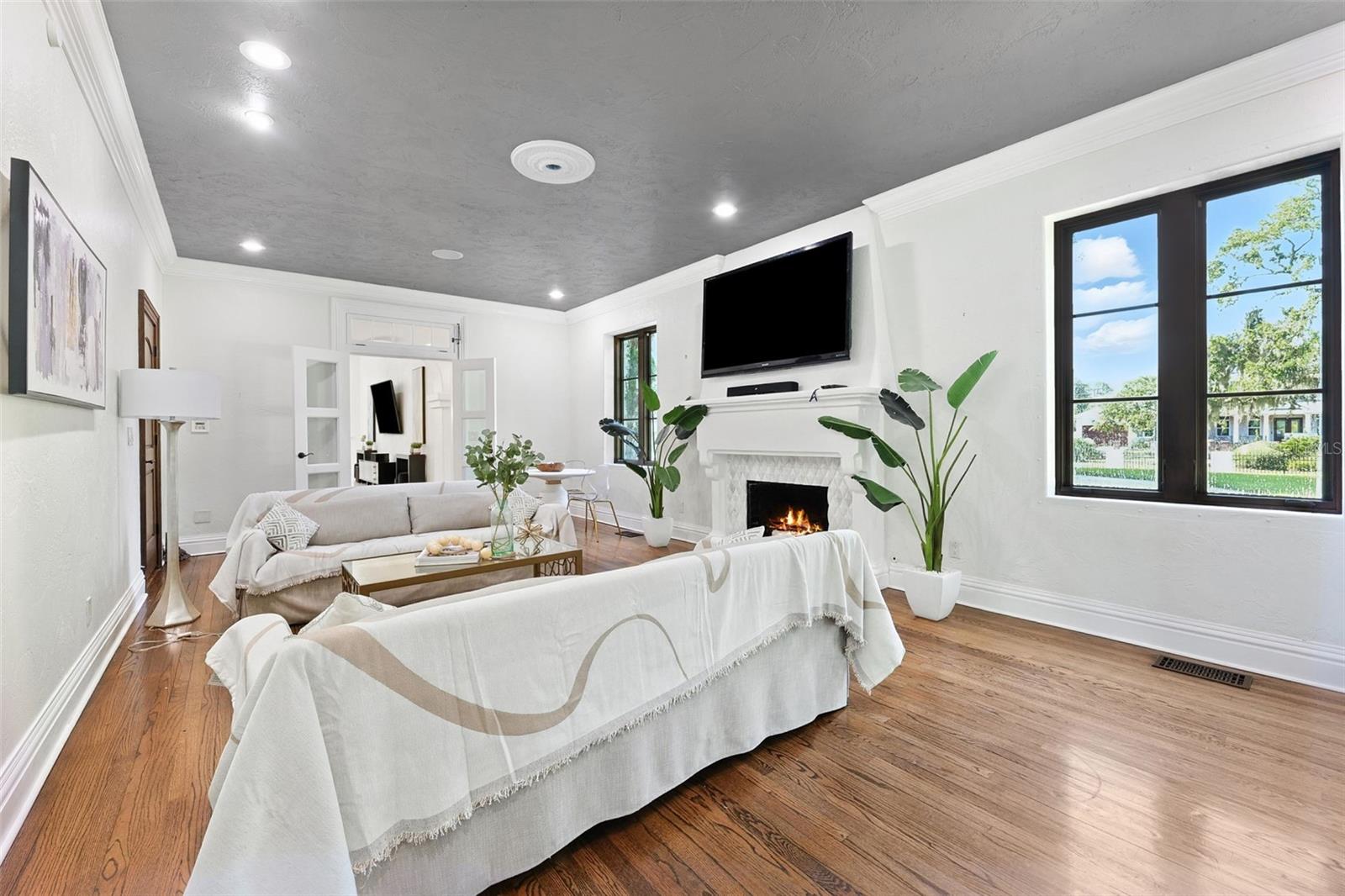 BEACH PARK - Residential Lease