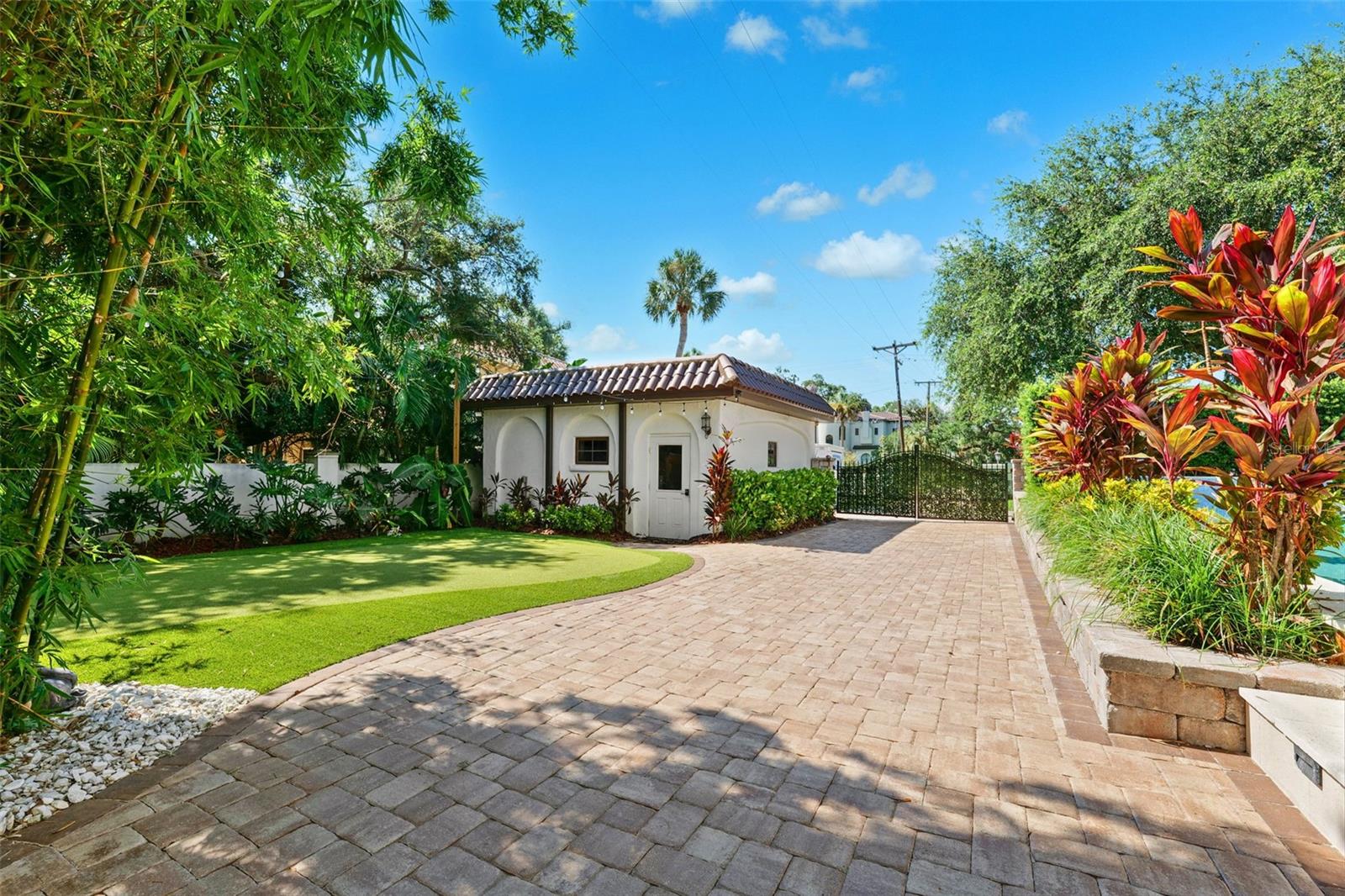 BEACH PARK - Residential Lease