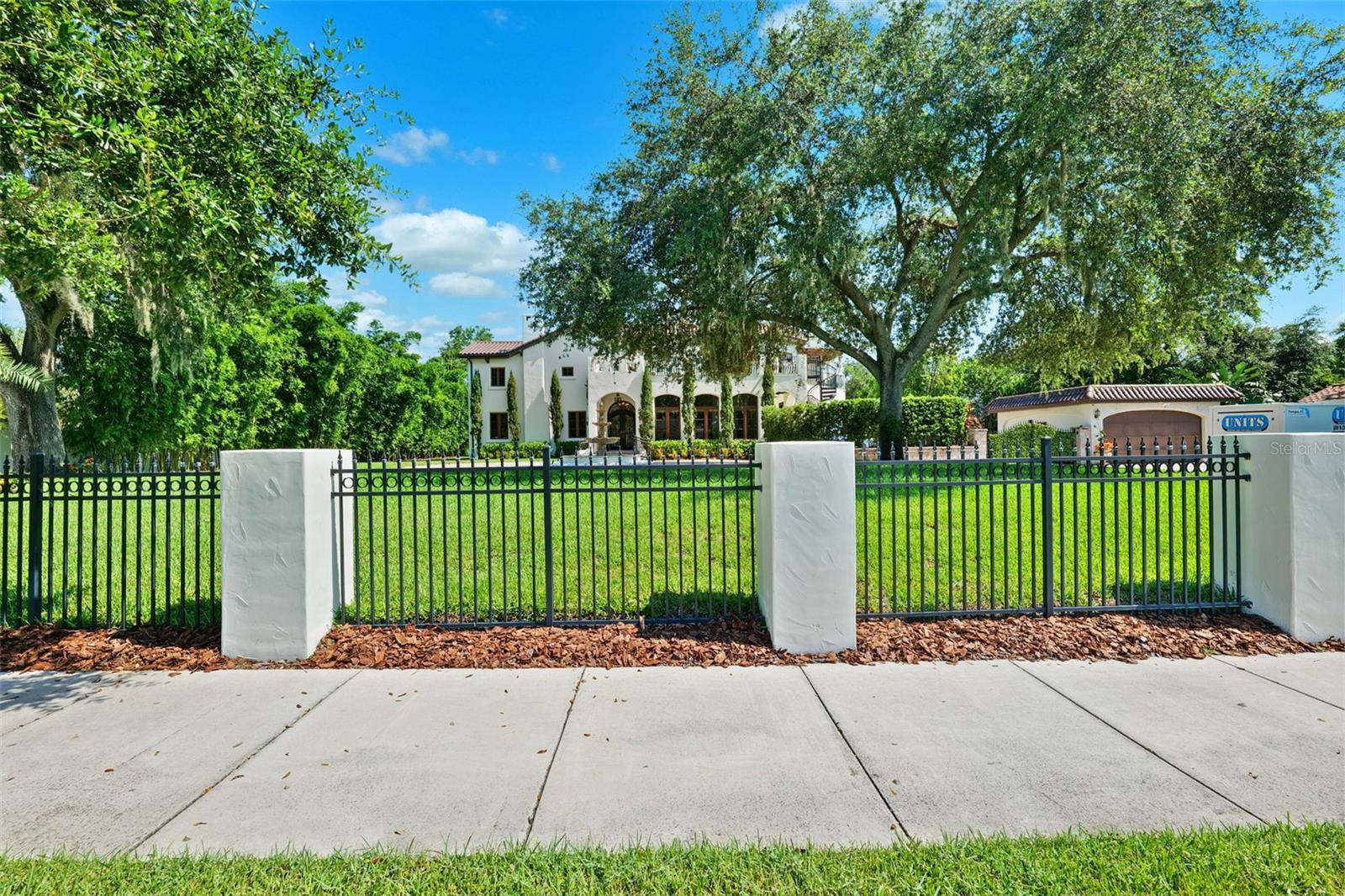 BEACH PARK - Residential Lease