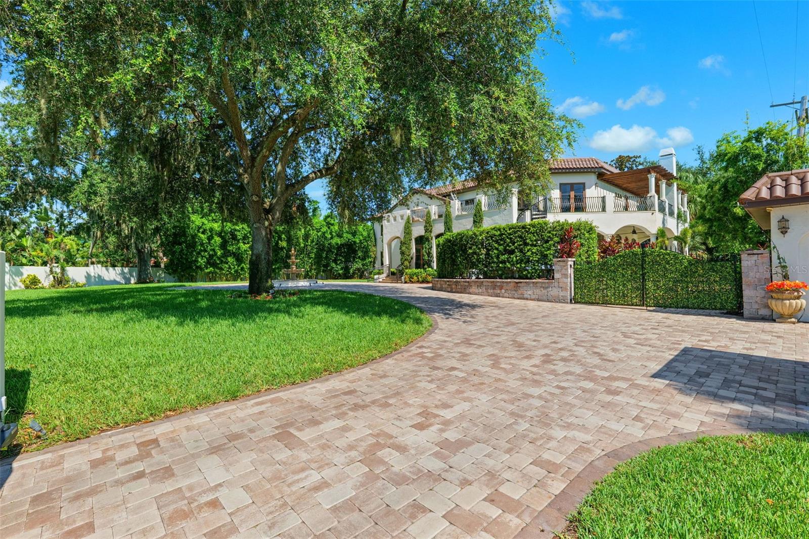 BEACH PARK - Residential Lease