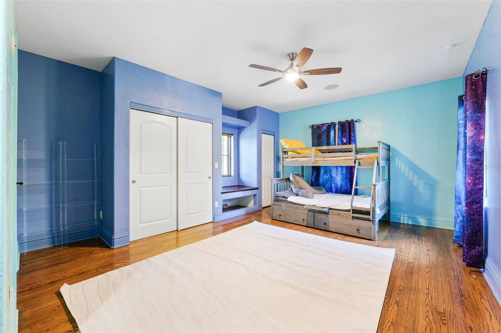 BEACH PARK - Residential Lease