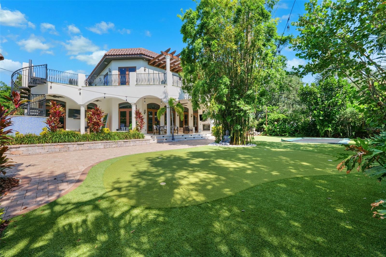 BEACH PARK - Residential Lease