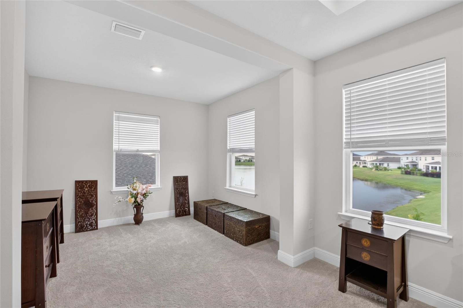 MANGROVE MANOR - Residential