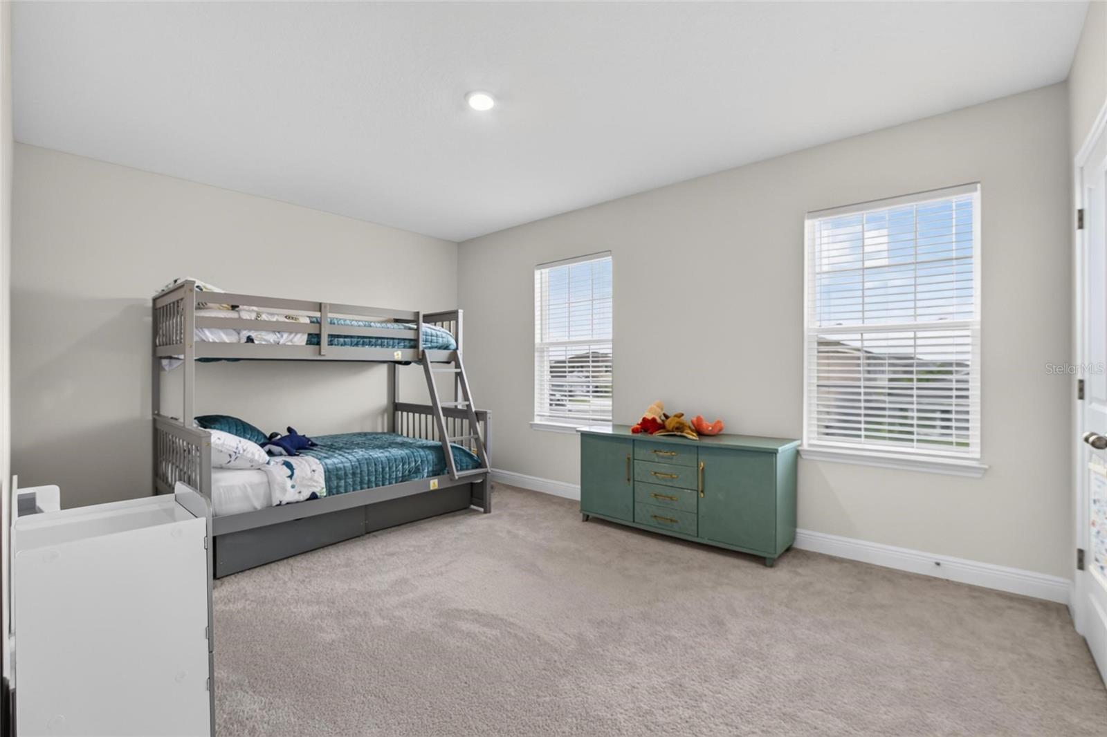 MANGROVE MANOR - Residential