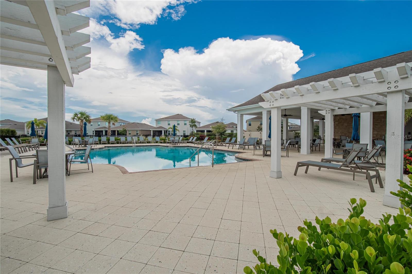 MANGROVE MANOR - Residential