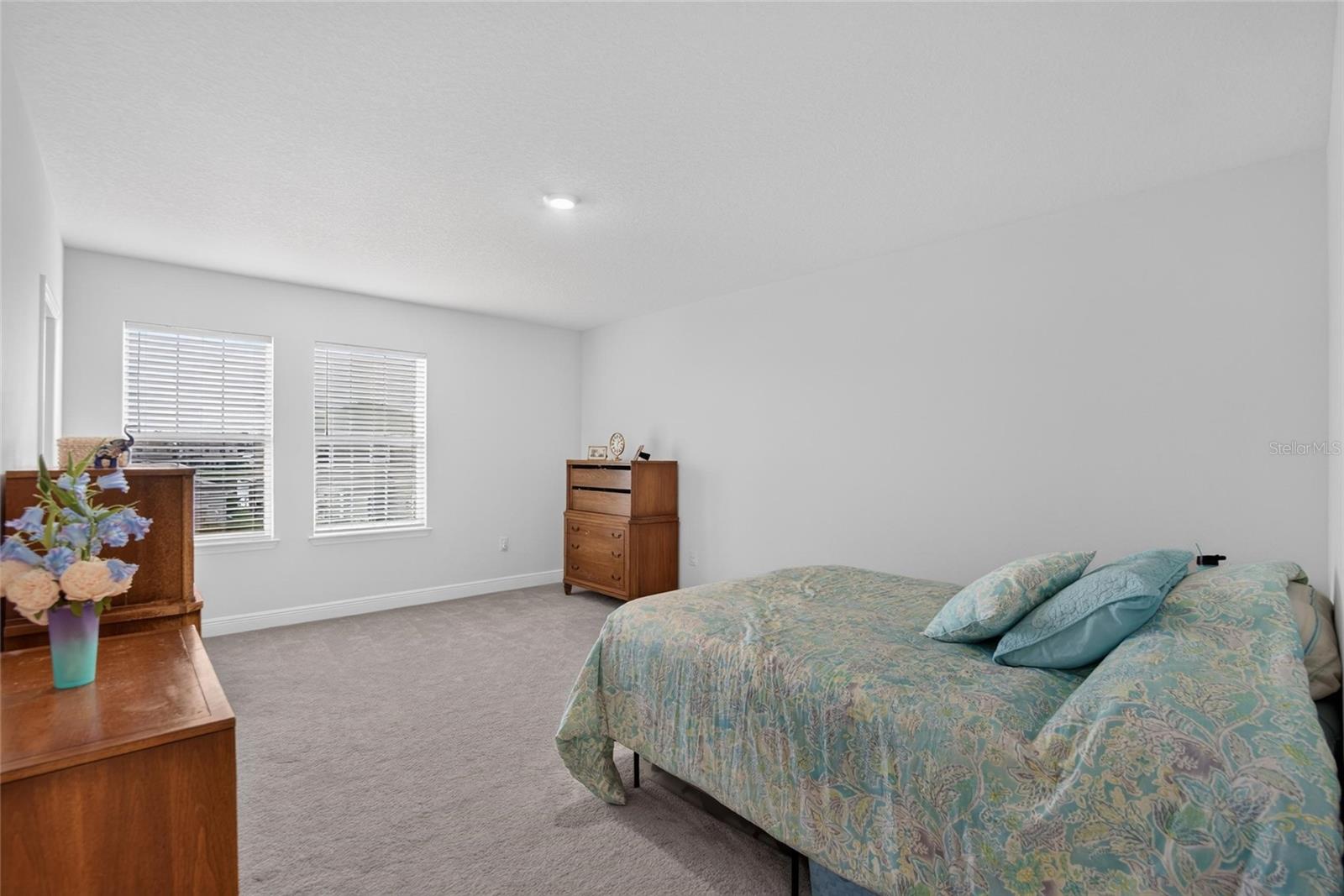 MANGROVE MANOR - Residential