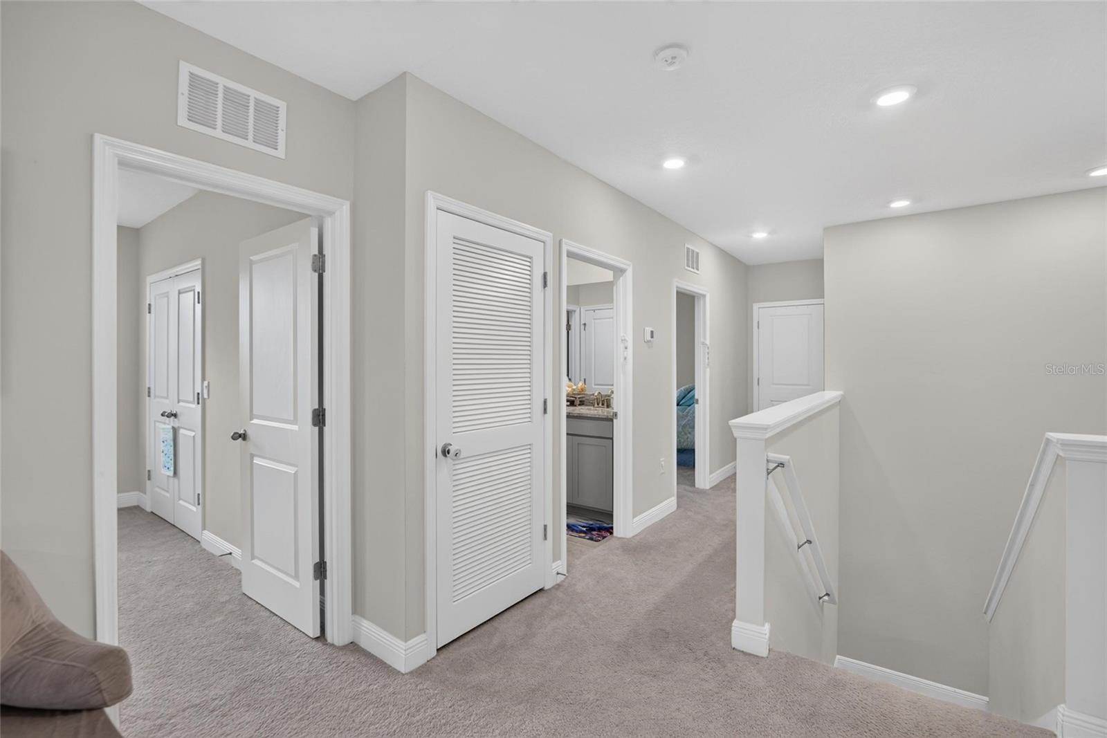 MANGROVE MANOR - Residential